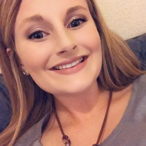 Meet your Posher, Chloe